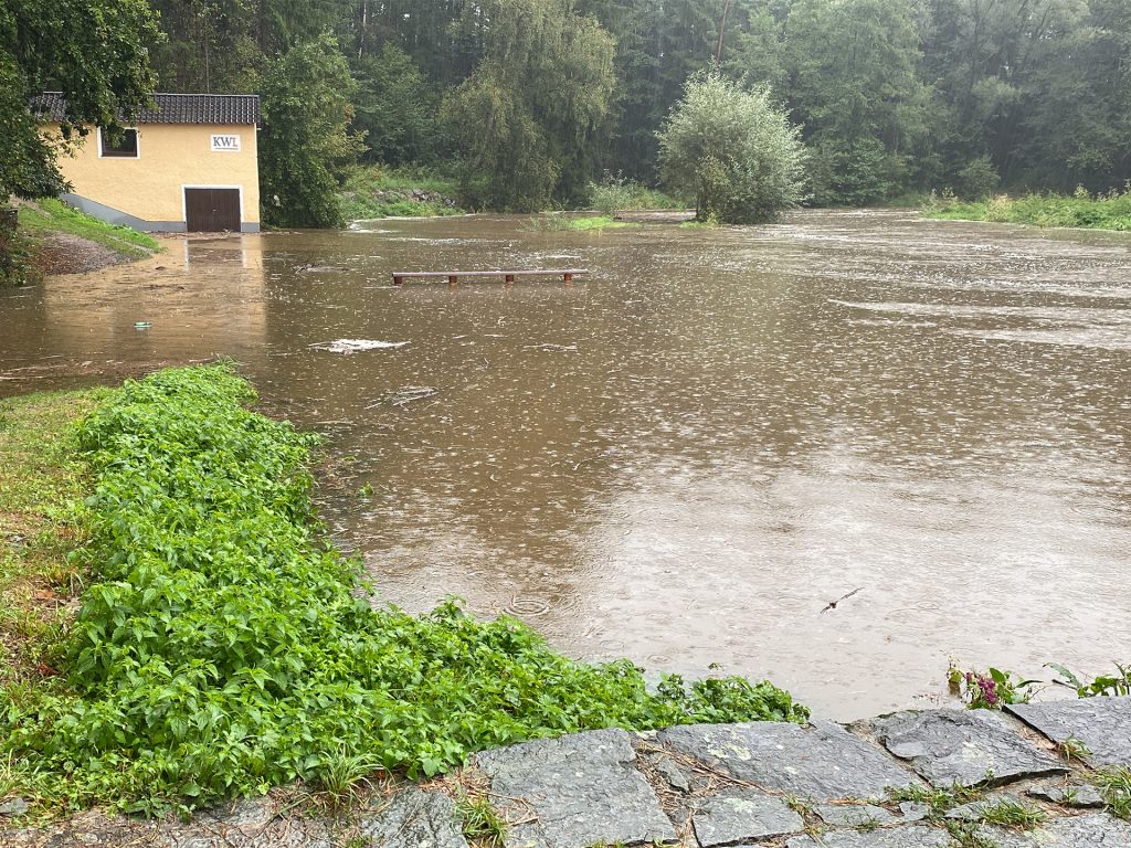 F755C647-9C30-4133-A723-4369AB785BDC